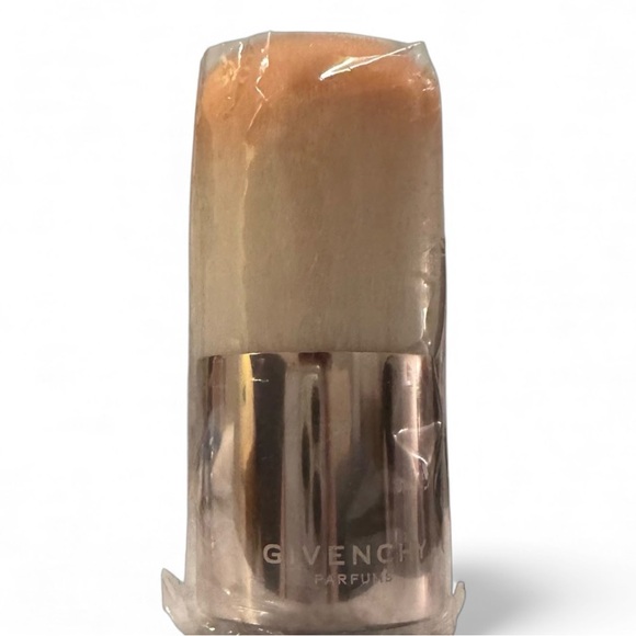 NEW GIVENCHY Beauty Novelty Kabuki Brush Rosegold Toned Handle White & Peach - Picture 5 of 7